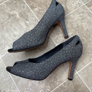 CLARKS Artisan Women's Open Toe Pumps 9